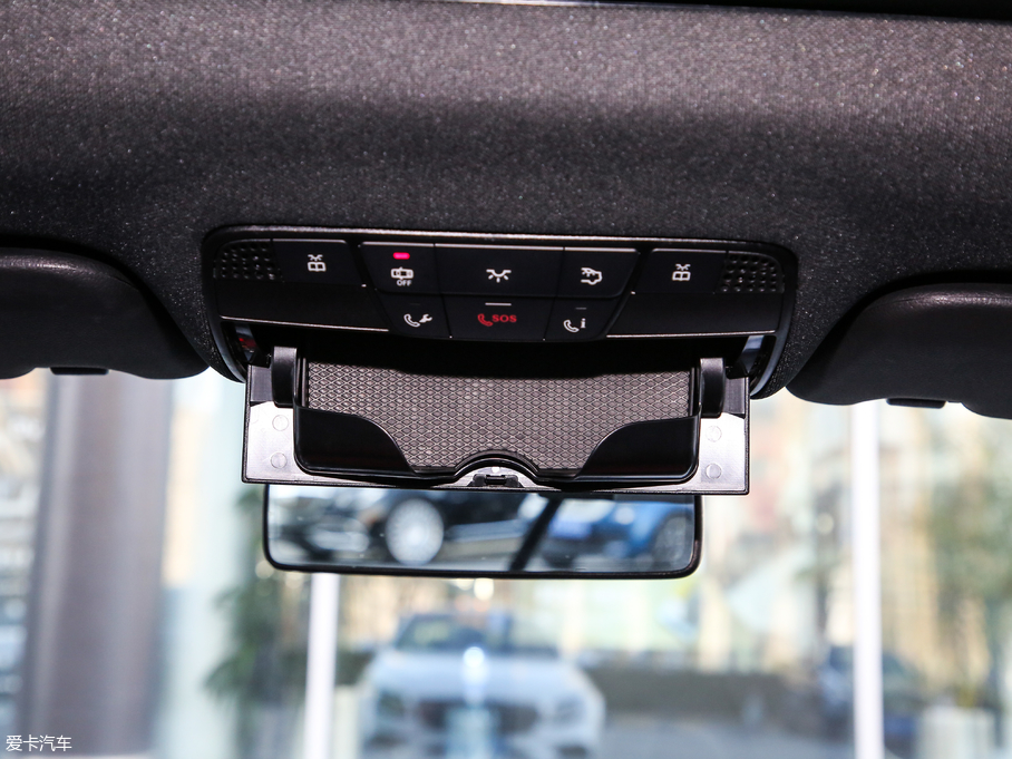 2019��YE���p�T E 200 Coupe 4MATIC