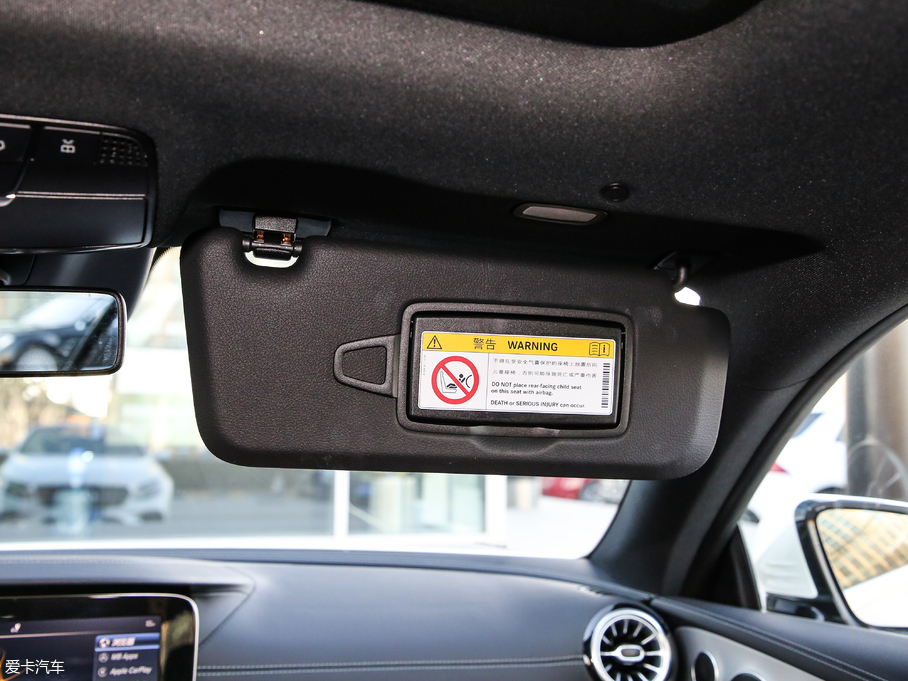 2019��YE���p�T E 200 Coupe 4MATIC