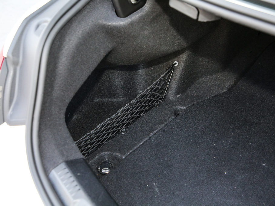 2019��YE���p�T E 200 Coupe 4MATIC