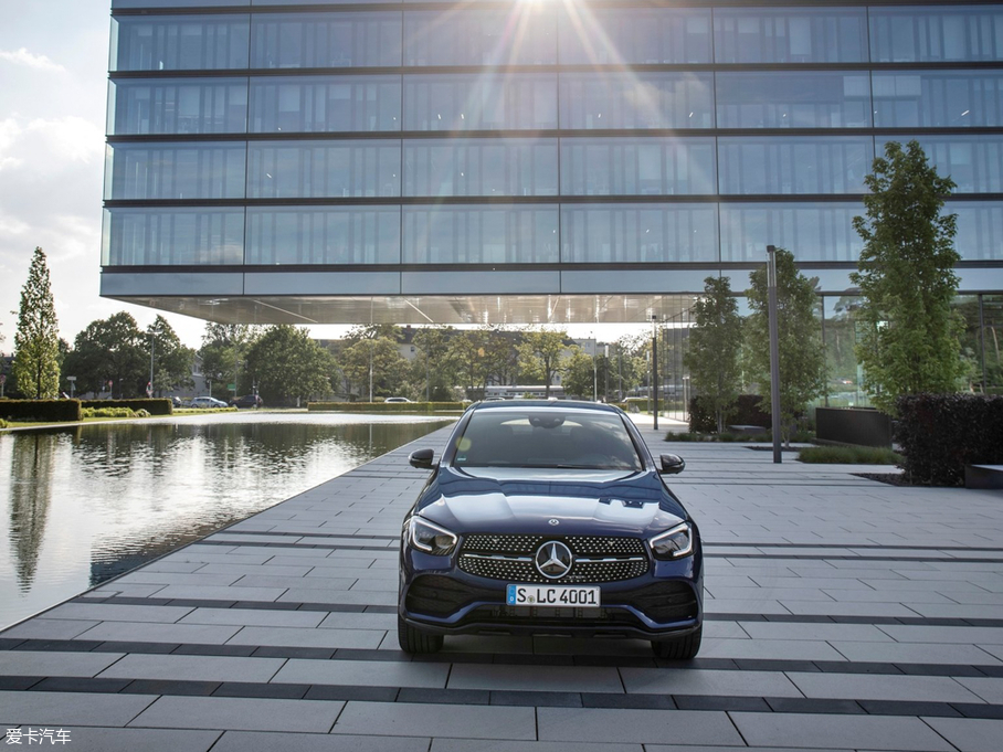 2020YGLCCoupe(M) GLC 300 4MATIC ISUV