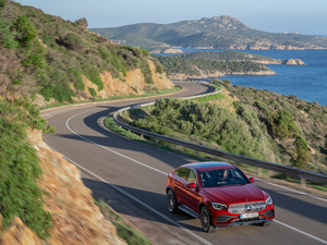 2020GLC 300 4MATIC ISUV w^