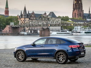 2020GLC 300 4MATIC ISUV w^