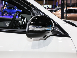 2020GLC 260 4MATIC ISUV ^