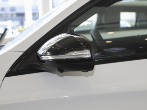 2020GLC 260 4MATIC ISUV ^