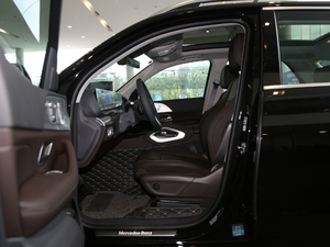 2020款改款 GLE 450 4MATIC 时尚型 前排空间