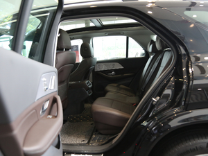 2020款改款 GLE 450 4MATIC 时尚型 后排空间