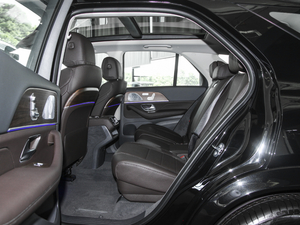 2020款改款 GLE 350 4MATIC 豪华型 后排空间