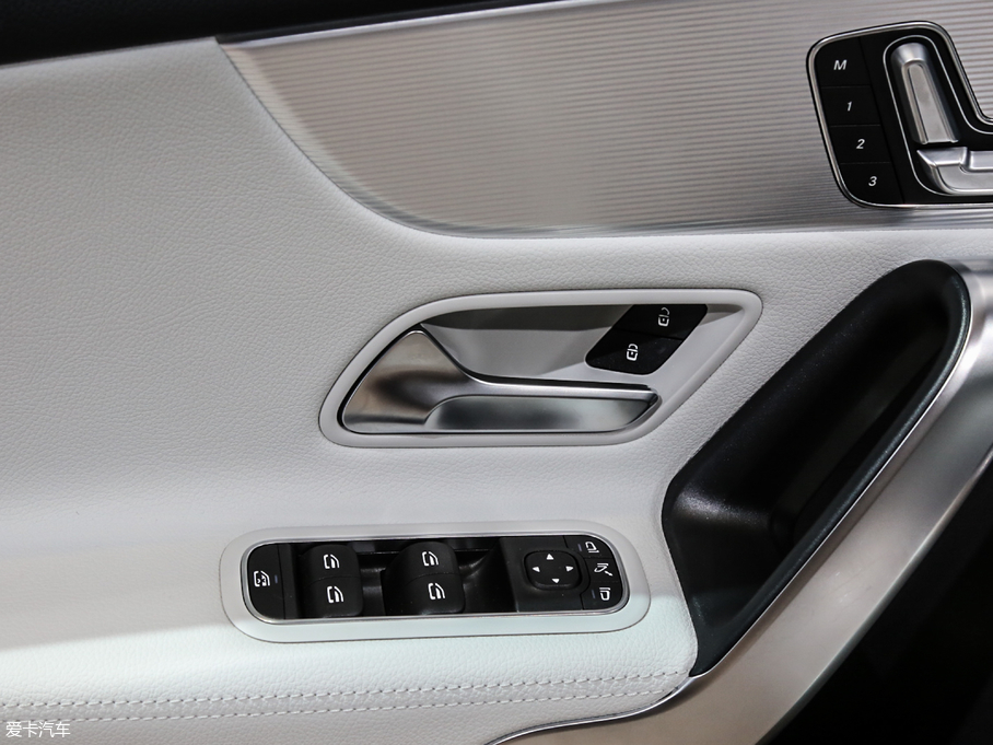 2019��YA��(j��)(�M(j��n)��) A 220 4MATIC