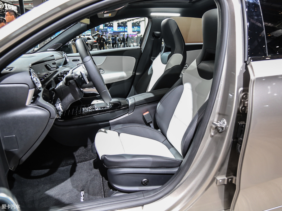 2019��YA��(�M��) A 220 4MATIC