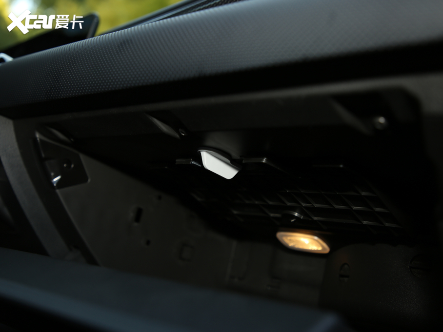 2019YA(M) A 200 r