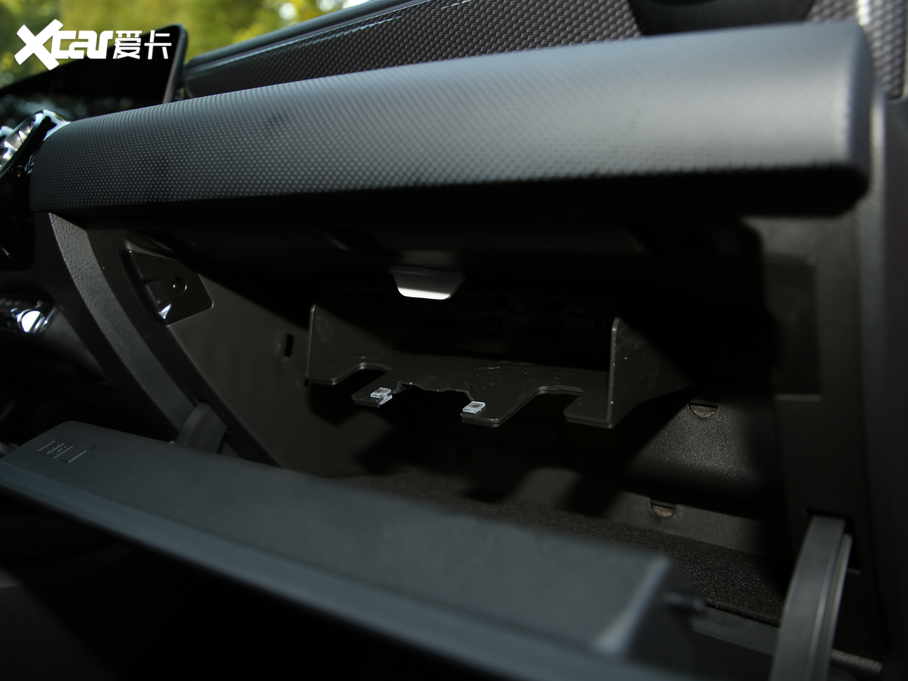 2019YA(M) A 200 r