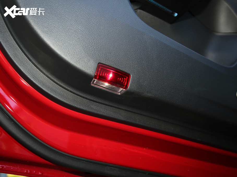 2019��YA��(�M��) A 200 �r����