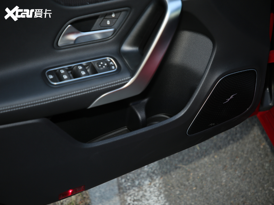 2019YA(M) A 200 r