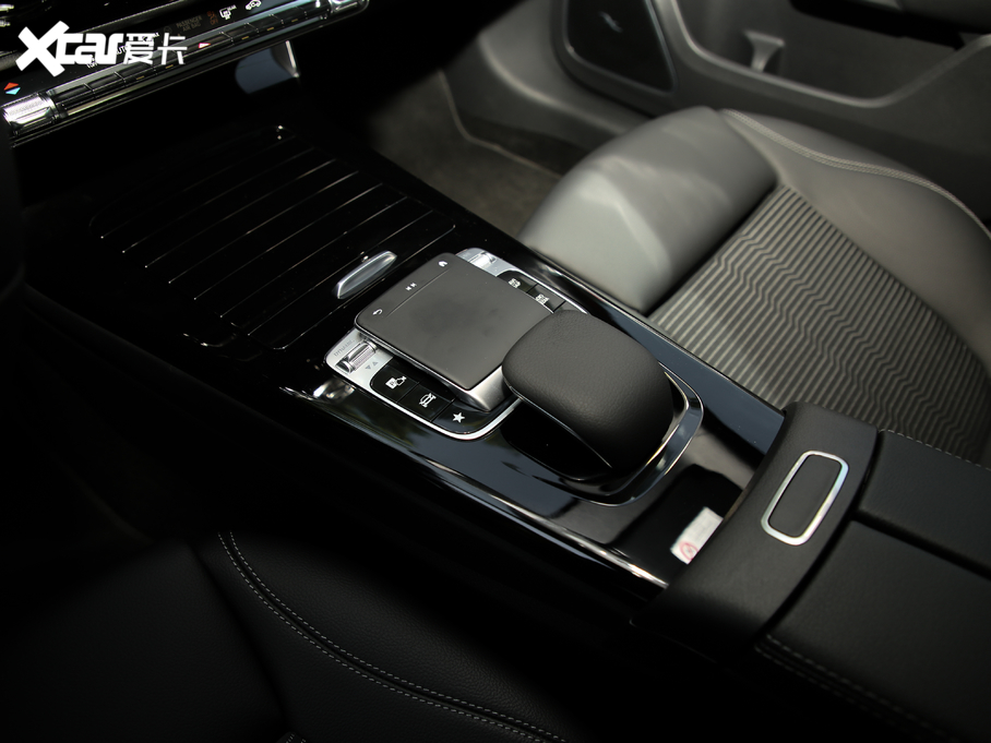 2019YA(M) A 200 r