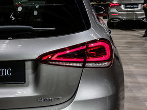 2019款A 220 4MATIC 尾灯