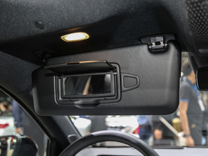 2019款A 220 4MATIC 遮阳板（左）