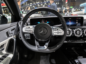 2019款A 220 4MATIC 方向盘