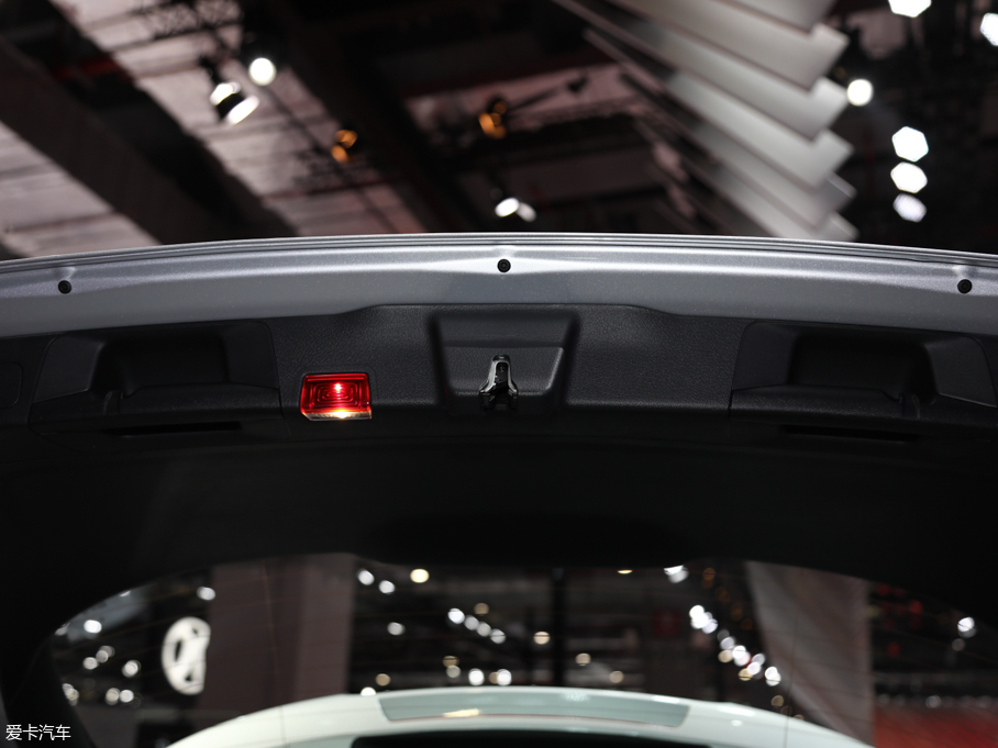 2020YB B 200 Sport