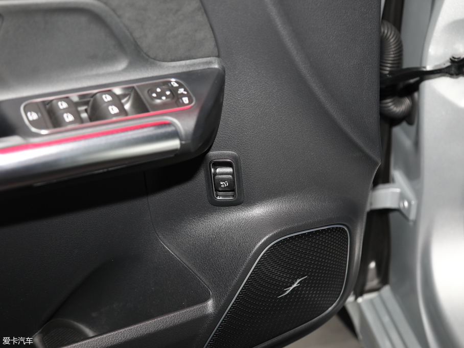 2020YB B 200 Sport