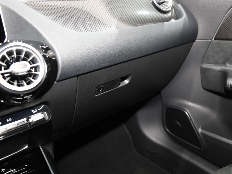 2020YB B 200 Sport