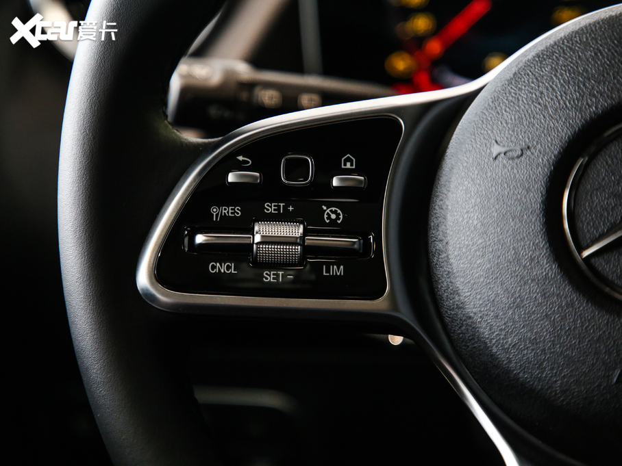 2020YB B 200 (dng)