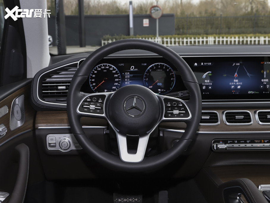 【2021款奔驰gle混动gle 350e 4matic 智享版_中控区