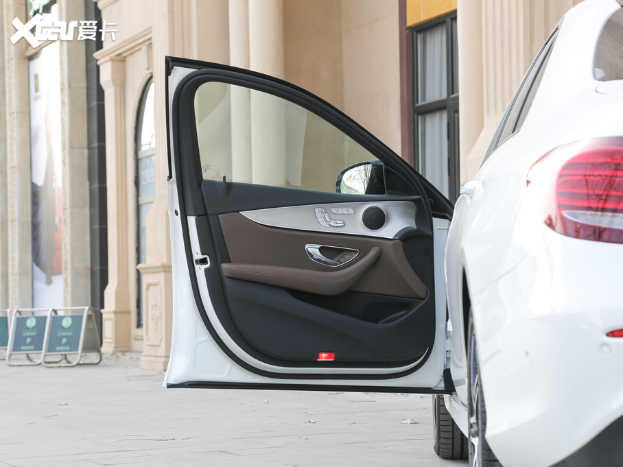 2020YE(M) E 260 \Ӱ