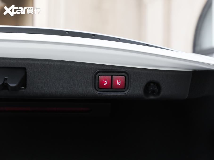 2020YE(M) E 260 \Ӱ