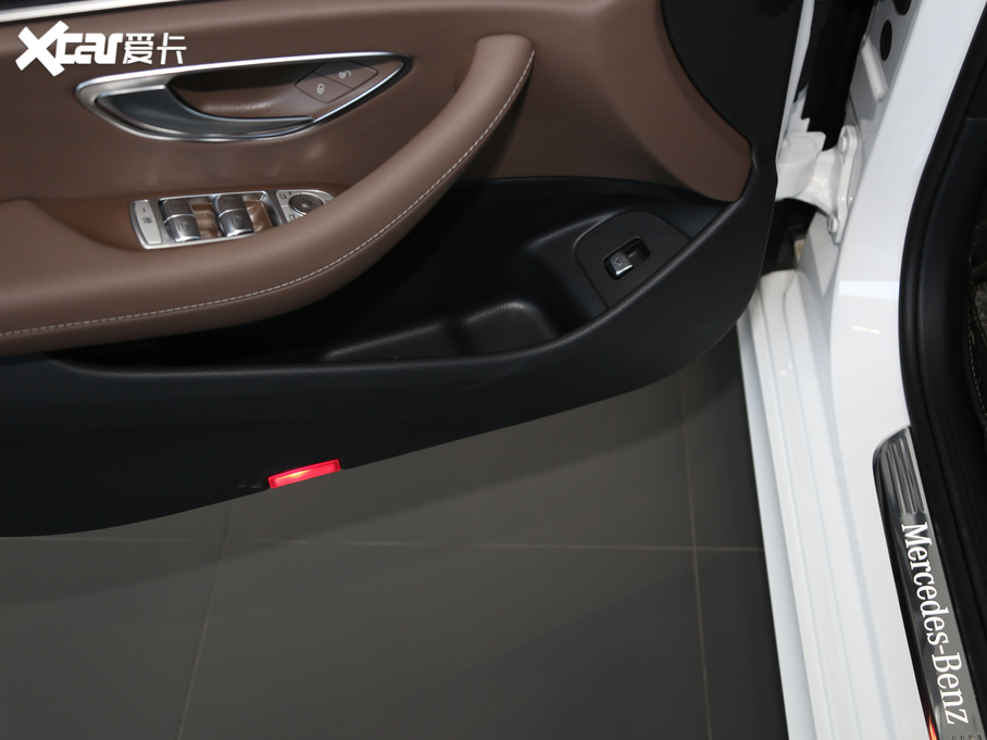 2020YE(M) Ŀ E 260 \Ӱ