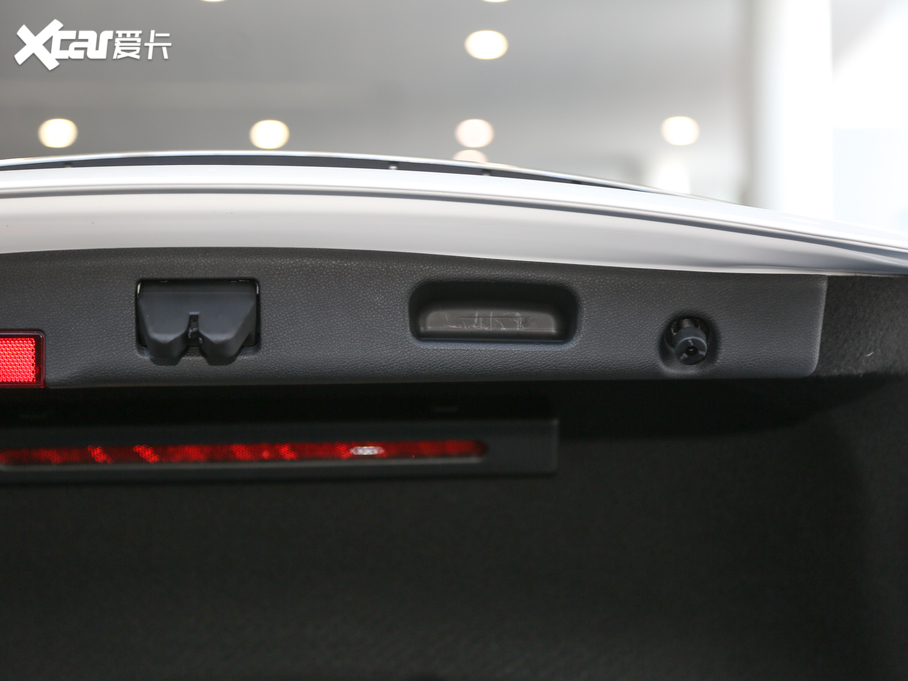 2020YE(M) Ŀ E 260 \Ӱ