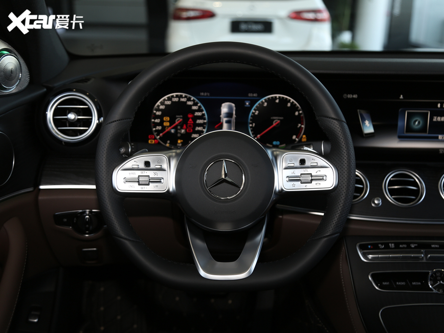 2020YE(M) Ŀ E 260 \Ӱ