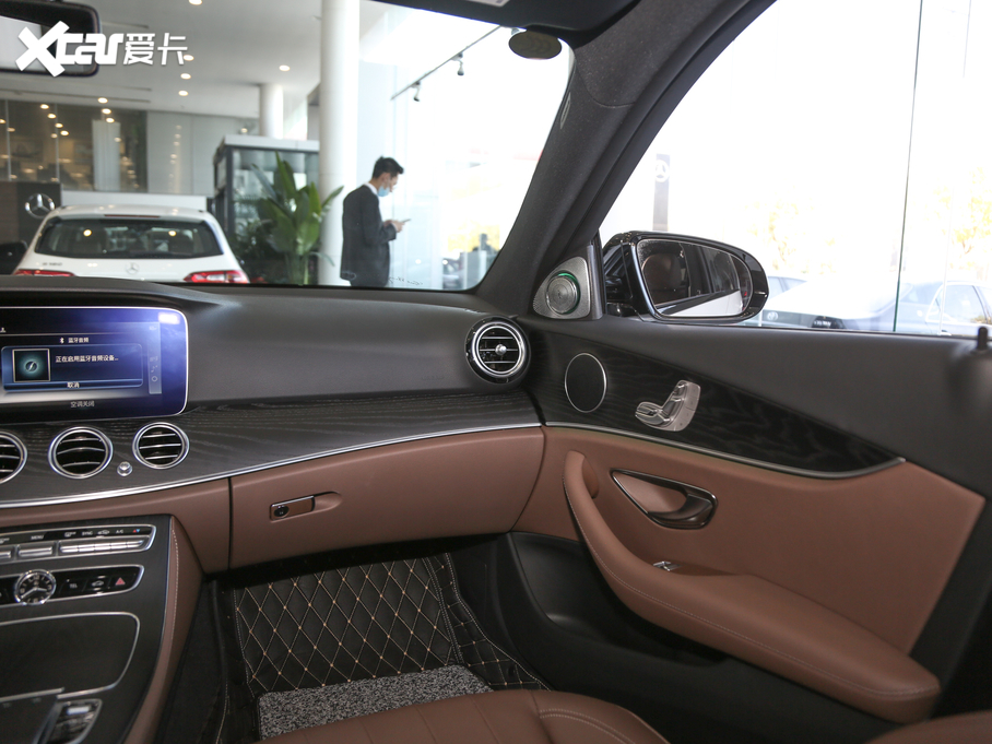 2020YE(M) Ŀ E 260 \Ӱ