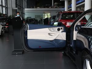 2020款E 260 敞篷轿跑车 驾驶位车门