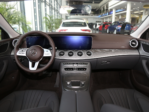 2020款CLS 300 动感型 内饰全景