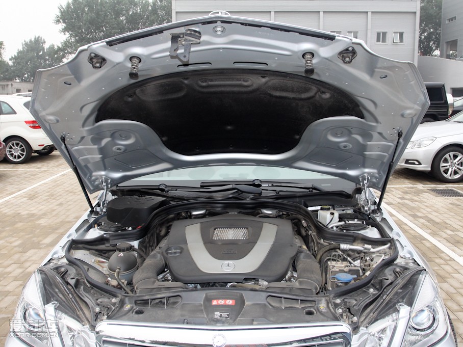 2009YE(M) E 300 (yu)Ű