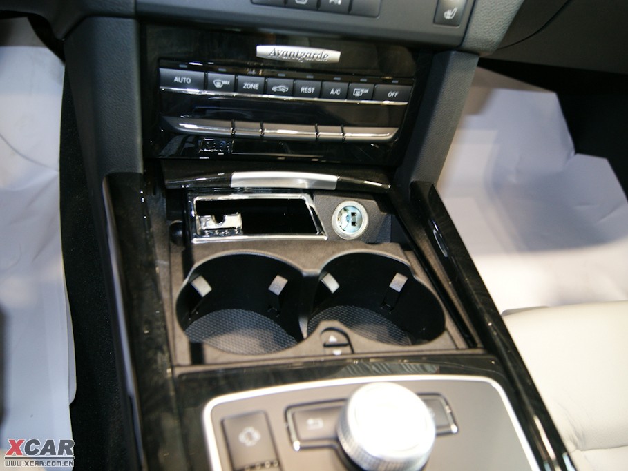 2009YE(M) E 300 rа