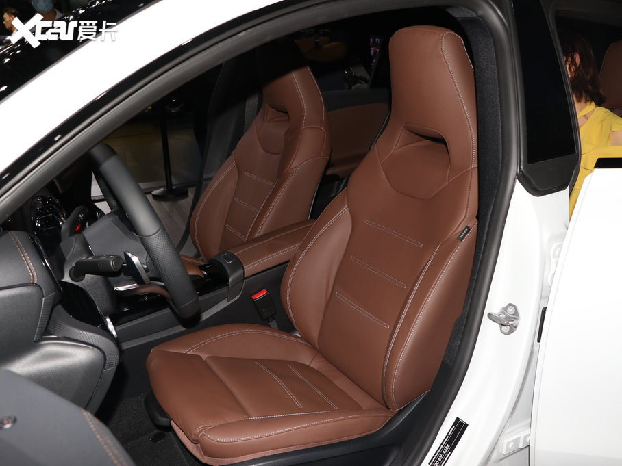 2020��YCLA�C��܇ CLA 260 4MATIC Shooting Brake