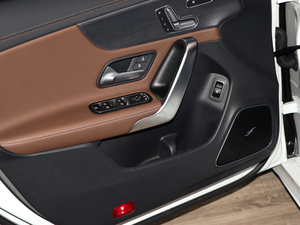 2020��CLA 260 4MATIC Shooting Brake ���g����