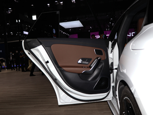 2020��CLA 260 4MATIC Shooting Brake ���g����