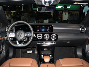 2020��CLA 260 4MATIC Shooting Brake �п؅^