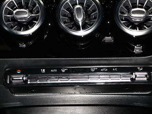 2020��CLA 260 4MATIC Shooting Brake �п؅^