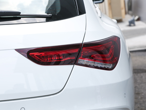 2020款CLA 200 Shooting Brake 尾灯