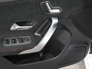 2020��CLA 200 Shooting Brake ���g����