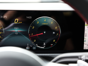 2020��CLA 200 Shooting Brake �п؅^