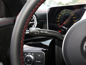 2020��CLA 200 Shooting Brake �п؅^