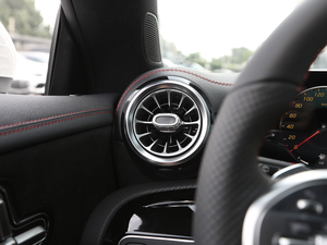 2020��CLA 200 Shooting Brake �п؅^