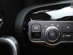 2020��CLA 200 Shooting Brake �v܇�Ƅ���