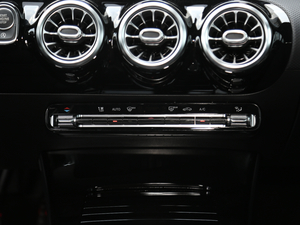 2020��CLA 200 Shooting Brake ���{�{��