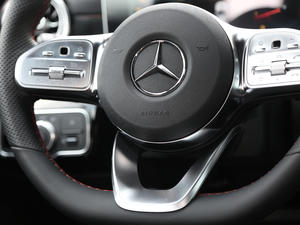 2020��CLA 200 Shooting Brake �п؅^