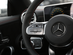 2020��CLA 200 Shooting Brake �п؅^